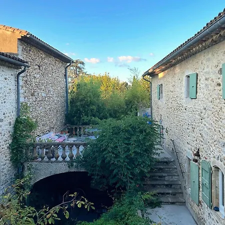 Les Cailloux Dores