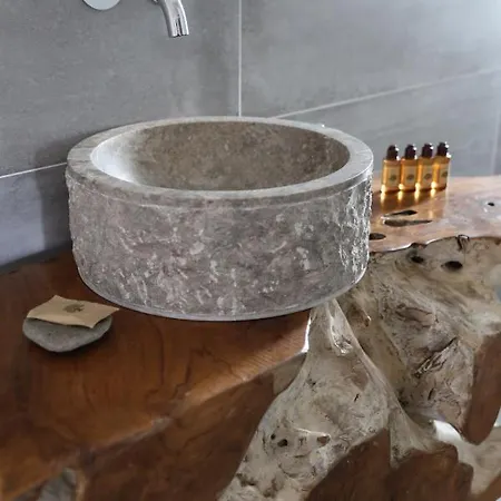Les Cailloux Dorés 4*